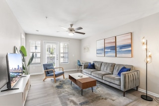 アイディアル 2ベッドルーム キングスイート ウィズ ジム プール クローズ トゥ ダウンタウン