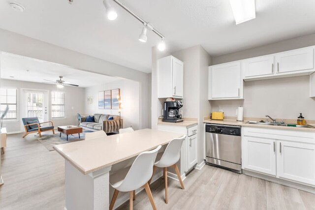 アイディアル 2ベッドルーム キングスイート ウィズ ジム プール クローズ トゥ ダウンタウン