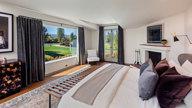 ハワード ヒューズ エステート - スパニッシュ リバイバル ジェム ウィズ プール、ワイン セラー & ゲスト ハウス