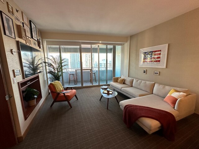 ブリッケル フロア 31 シービュー フリー パーキング by パレルモ ホーム