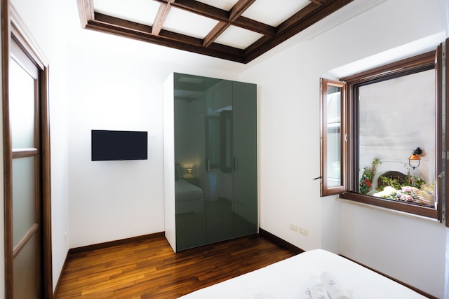 ヴィコロ トレヴィ アパートメント