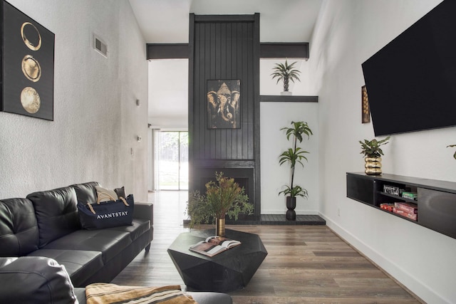 Modern Home w/ Shared Pool, Yard & Prime Location Fairlawn Lane B by Avantstay