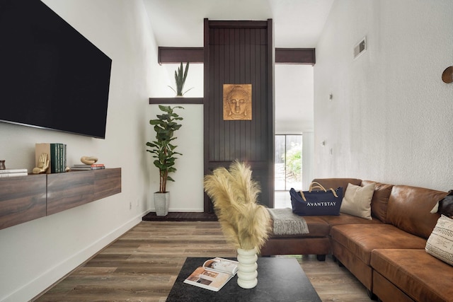 Austin Escape, Prime Location + Shared Yard Oasis Fairlawn Buyout by Avantstay