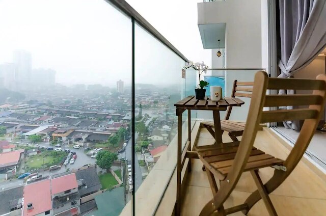 シック 3ベッドルーム KSL デスプラナード 2 テレビズ フリー パーキング