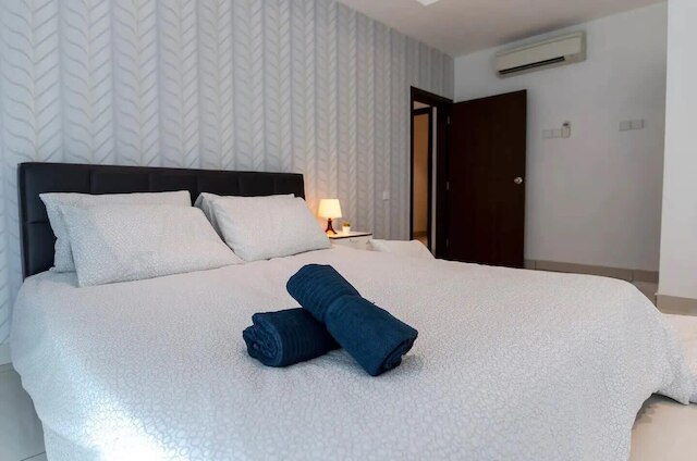 シック 3ベッドルーム KSL デスプラナード 2 テレビズ フリー パーキング