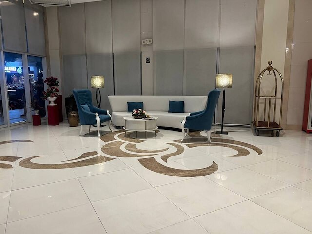 Marvinn's by LVH - 150 Newport Boulevard