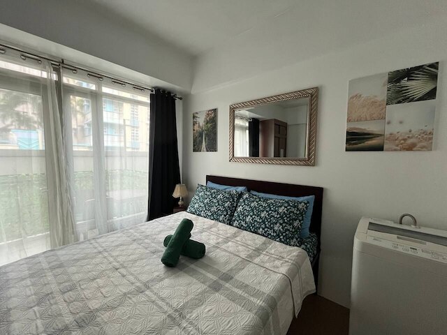 Marvinn's by LVH - 150 Newport Boulevard