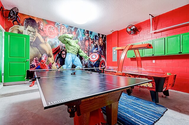 5893 ファミリー ファン ホーム ウィズ プール ニア テーマ パークス