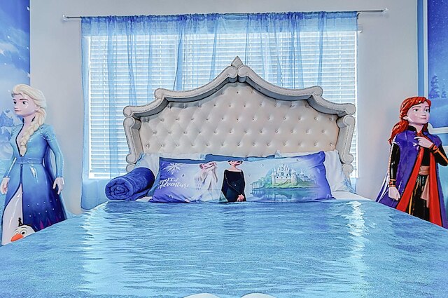 5893 ファミリー ファン ホーム ウィズ プール ニア テーマ パークス