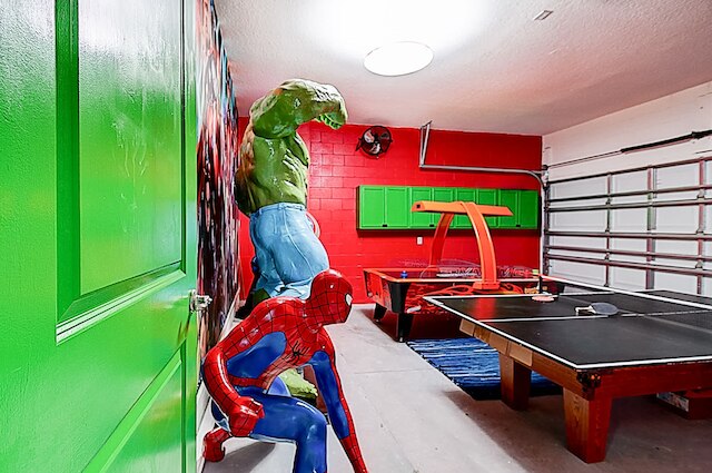 5893 ファミリー ファン ホーム ウィズ プール ニア テーマ パークス