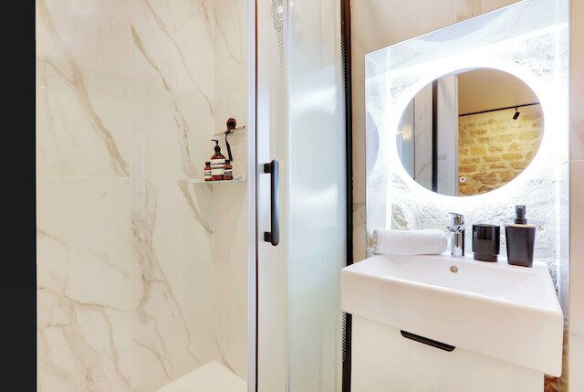 Elegant 4P Studio in the Heart of Montmartre - Paris