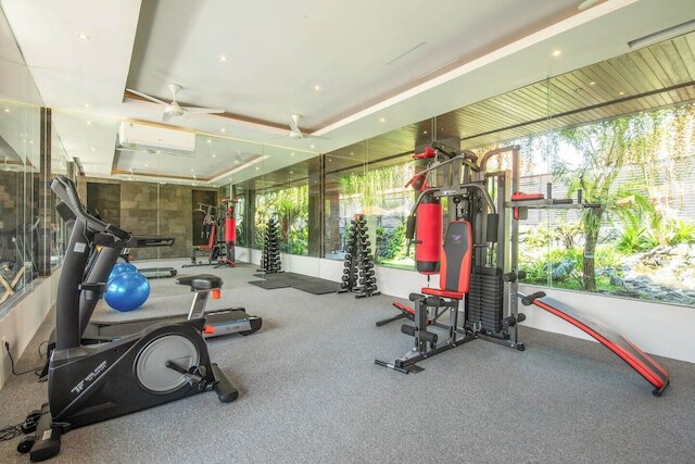 エクスクイジット 5ベッドルーム ヴィラ: プレミア ラグジュアリー イン スミニャック