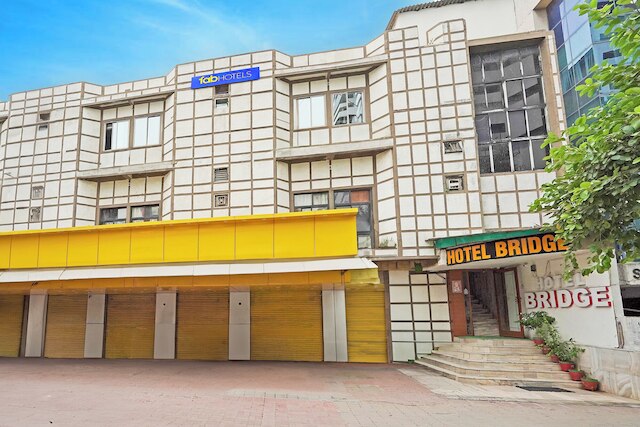 Fabhotel Bridge