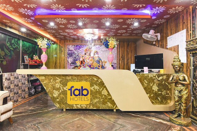 Fabhotel Rahi Crown