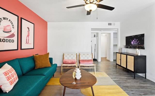 Sunrise Vista-walk to Downtown Old Town & Bars!