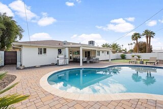 Fairway - Pool & Mini Golf - 5 Mins to Old Town