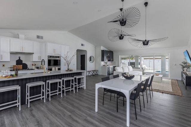 Old Town Fashion-pool-putting Green-bbq Grill