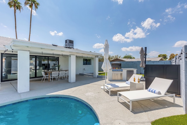 Old Town Fashion-pool-putting Green-bbq Grill