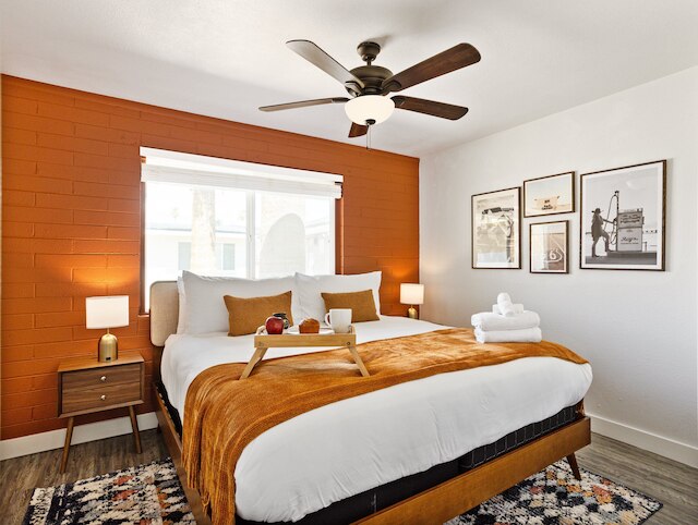 Colt-in Old Town-walk To Entertainment District