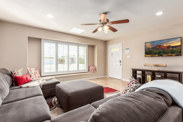 Games Galore - Old Town Scottsdale - Pool - Mini Golf & More!