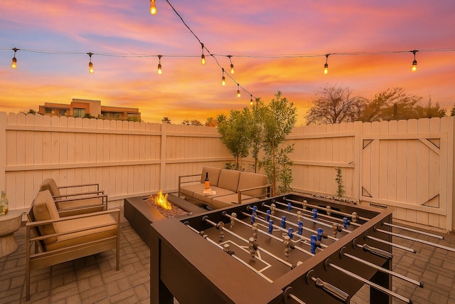 Brilliance-fire Pit & Foosball-walk to Old Town