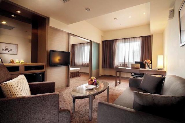 Howard Civil Service International House