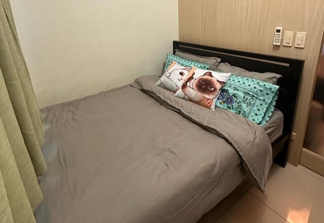 Condo With Balcony at Makati SM Jazz