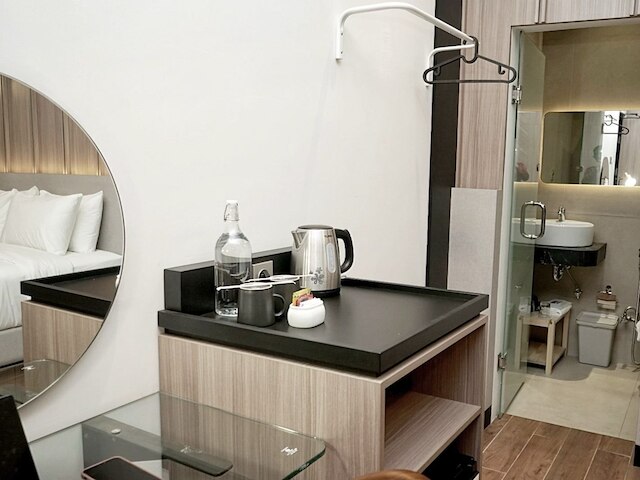 スポット 43 カフェ アンド ホテル