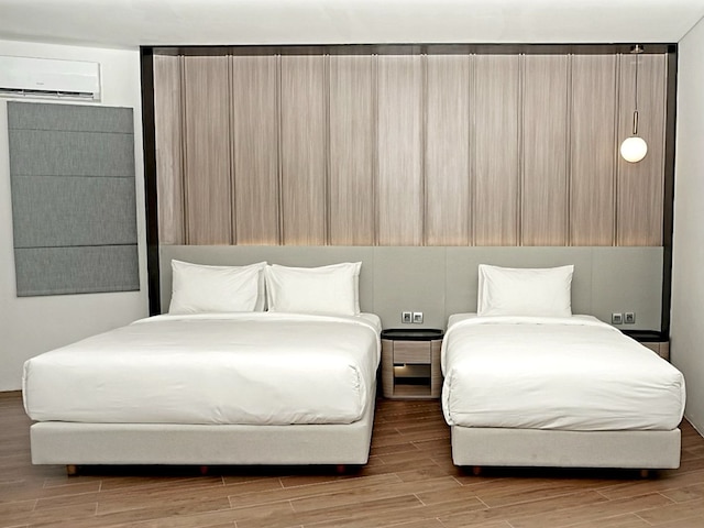 スポット 43 カフェ アンド ホテル