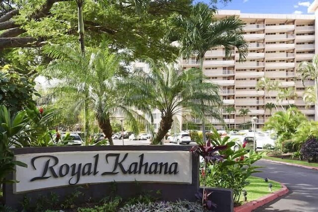 Royal Kahana 404