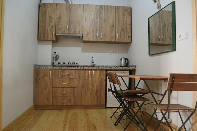 3 floor history mansion