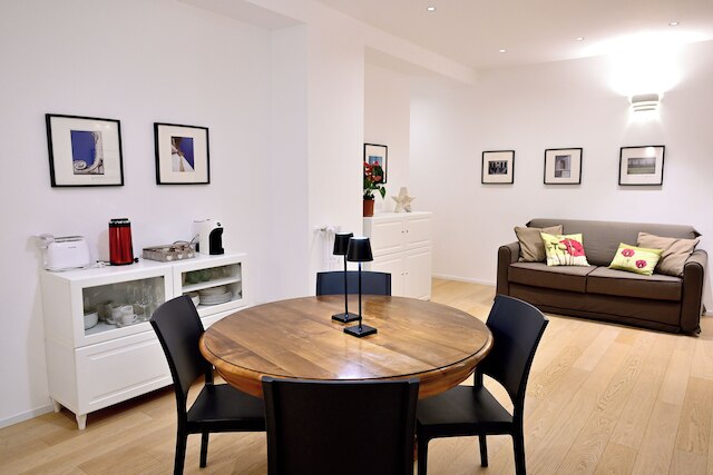 アット ホーム ナヴォナ