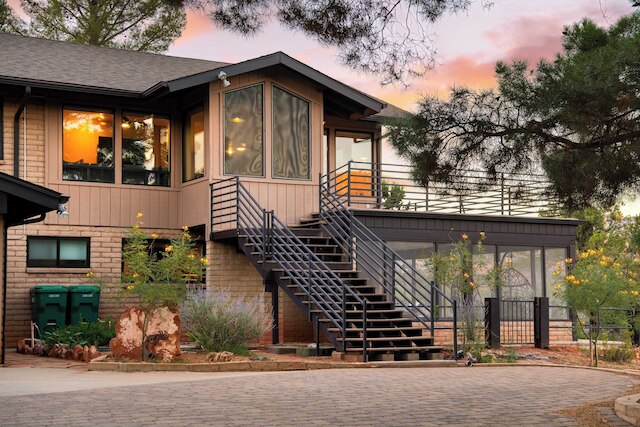 ミッドセンチュリー ジェム ウィズ ビューズ, ホットタブ & サンルーム ラウンジ レッドロックヘイブン バイ アバンステイ