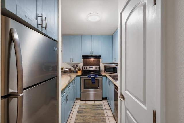 カマオレ サンズ #5-401 2 ベッドルーム コンド