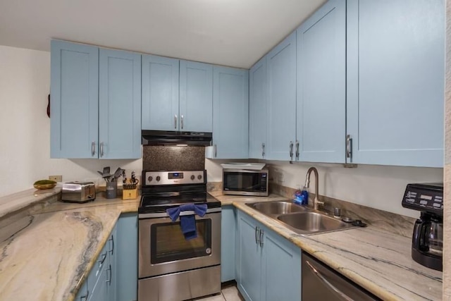 カマオレ サンズ #5-401 2 ベッドルーム コンド