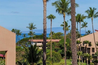 カマオレ サンズ #5-401 2 ベッドルーム コンド