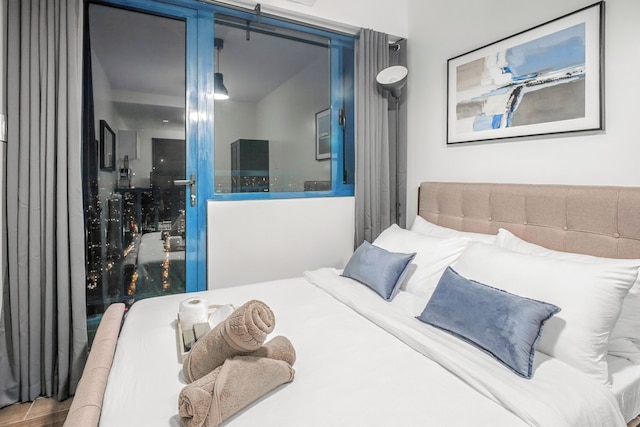 Room-sleek Studio With City Views on the