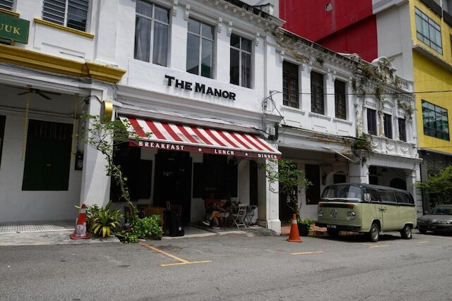 プールサイド By Mingle