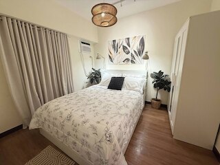 Cozy Modern Apartment Condo Unit