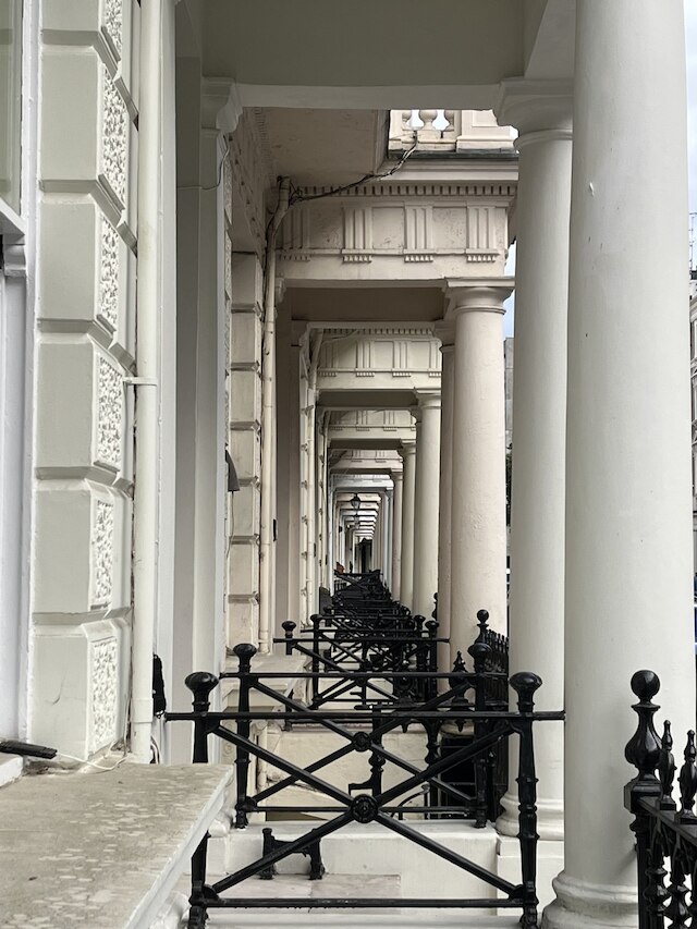 ニューリー リファービッシュト オーサム 3 ベッドルーム ノッティングヒル ベリー セントラル ウィズ ア バルコニー