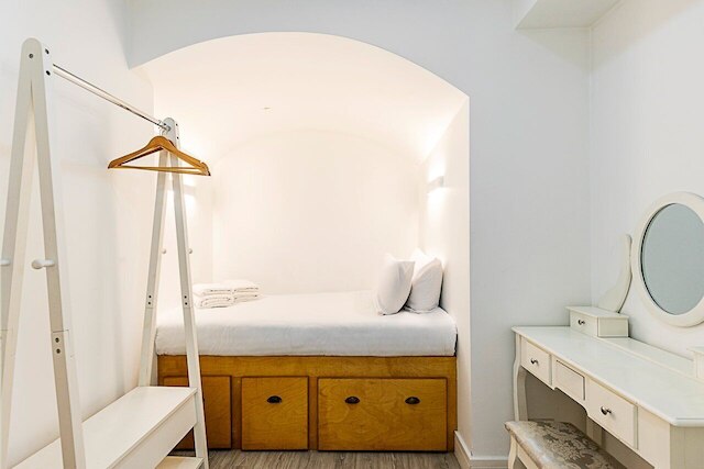 スタイリッシュ ベイズウォーター フラット ウィズ アウトドア スペース