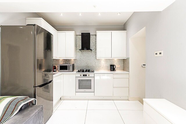 スタイリッシュ ベイズウォーター フラット ウィズ アウトドア スペース