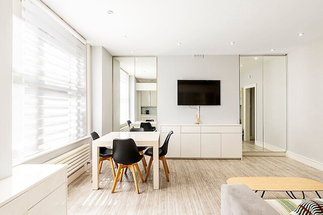 スタイリッシュ ベイズウォーター フラット ウィズ アウトドア スペース