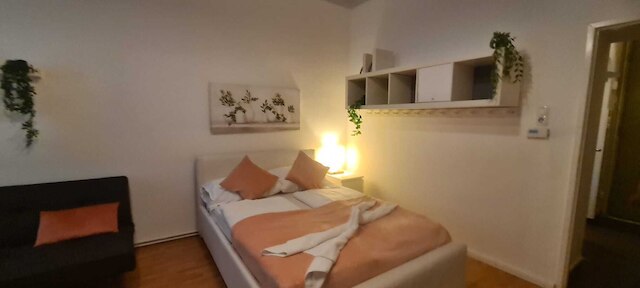 Elegant 2BR Prime Central Location