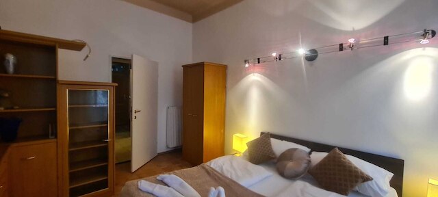 Elegant 2BR Prime Central Location