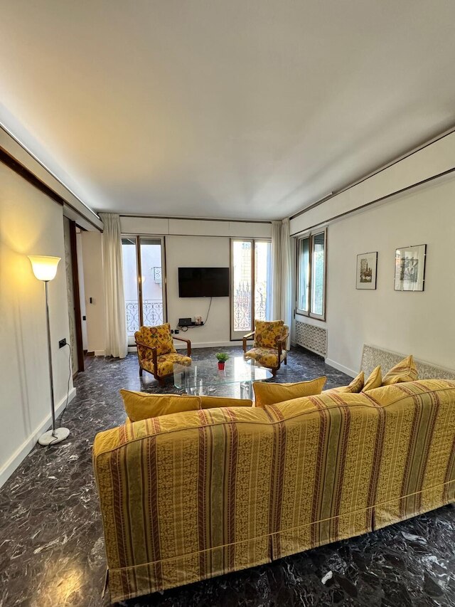 マドネタ アパートメント