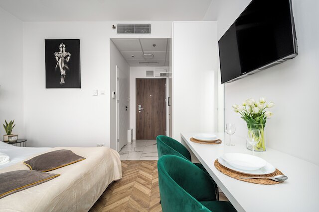 Bliska Wola Tower Sun & Snow