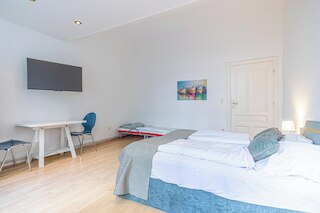 Modern 2BR Apt Longstay Sleeps 5