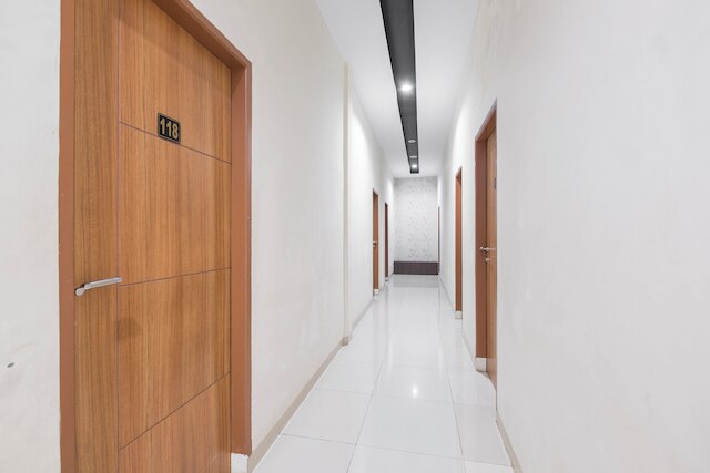 ホテル O マカッサル ニア パンタイ ロサリ フォーマリー ホテル アストラ ノヴィリア