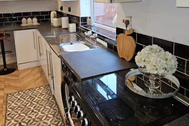 マンチェスター ハイダウェイ オン シュルーズベリー ロード